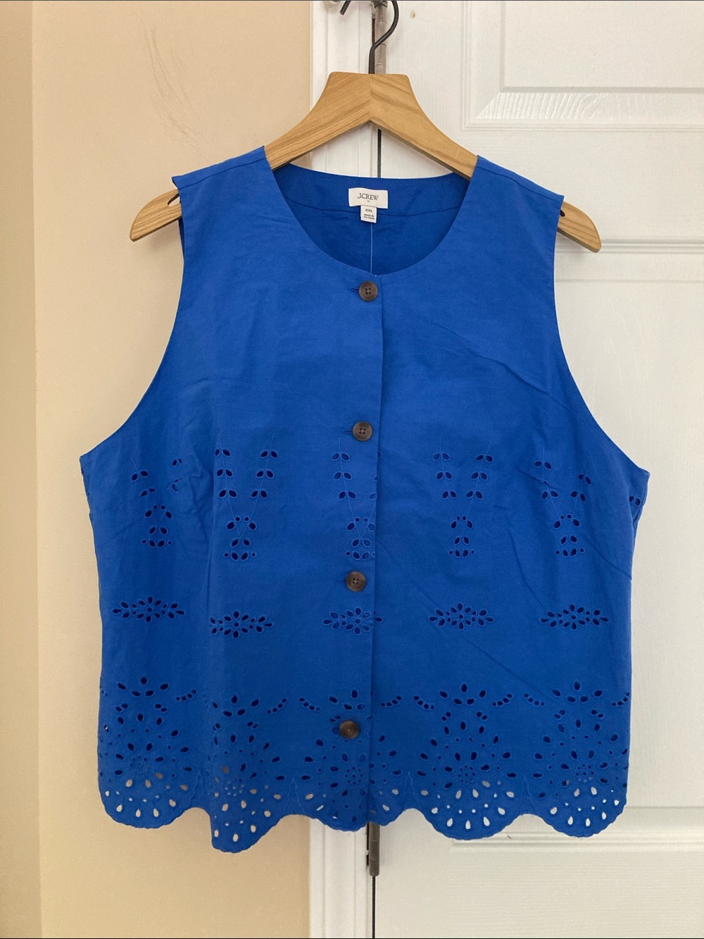 JCrew Factory eyelet button front shell